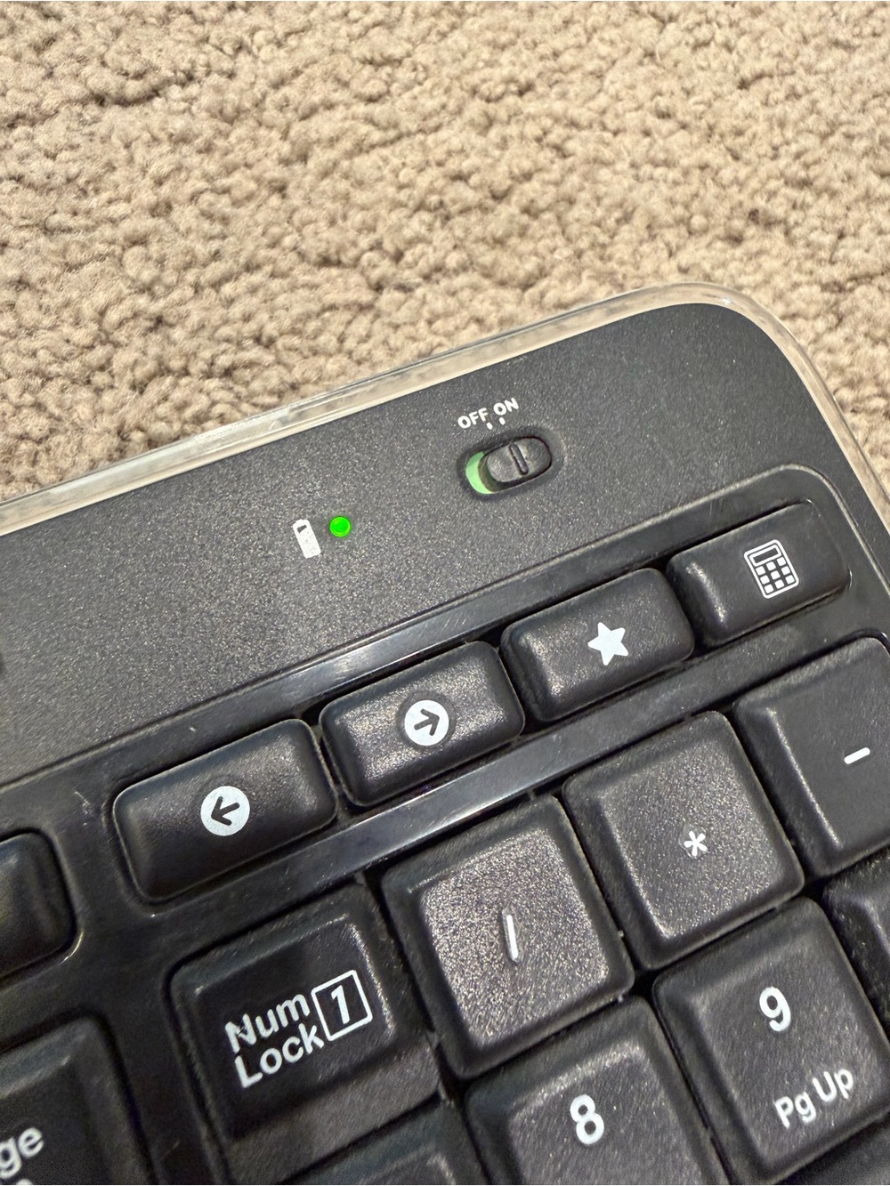 Logitech MK520 Wireless Keyboard - Picture 3 of 4